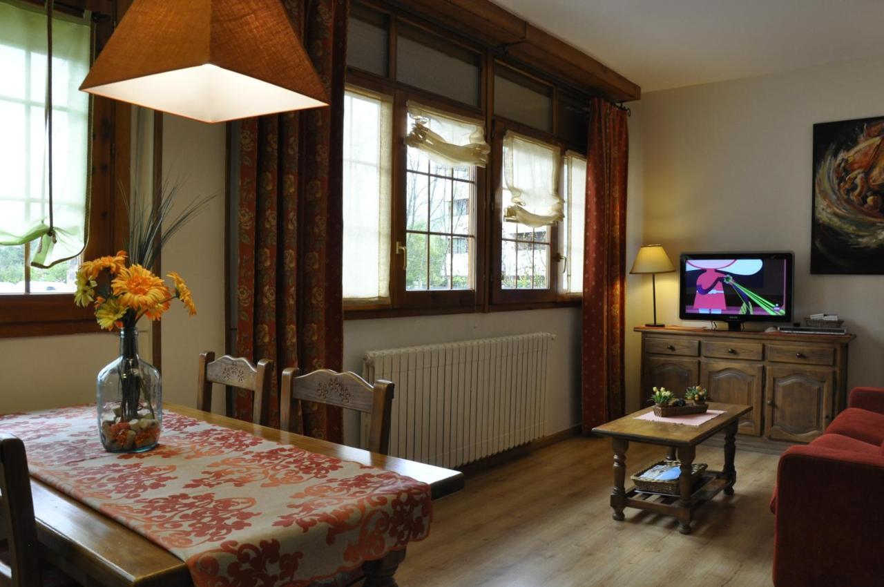 Apartamentos Los Pirineos - Atencion Personal Biescas  Extérieur photo
