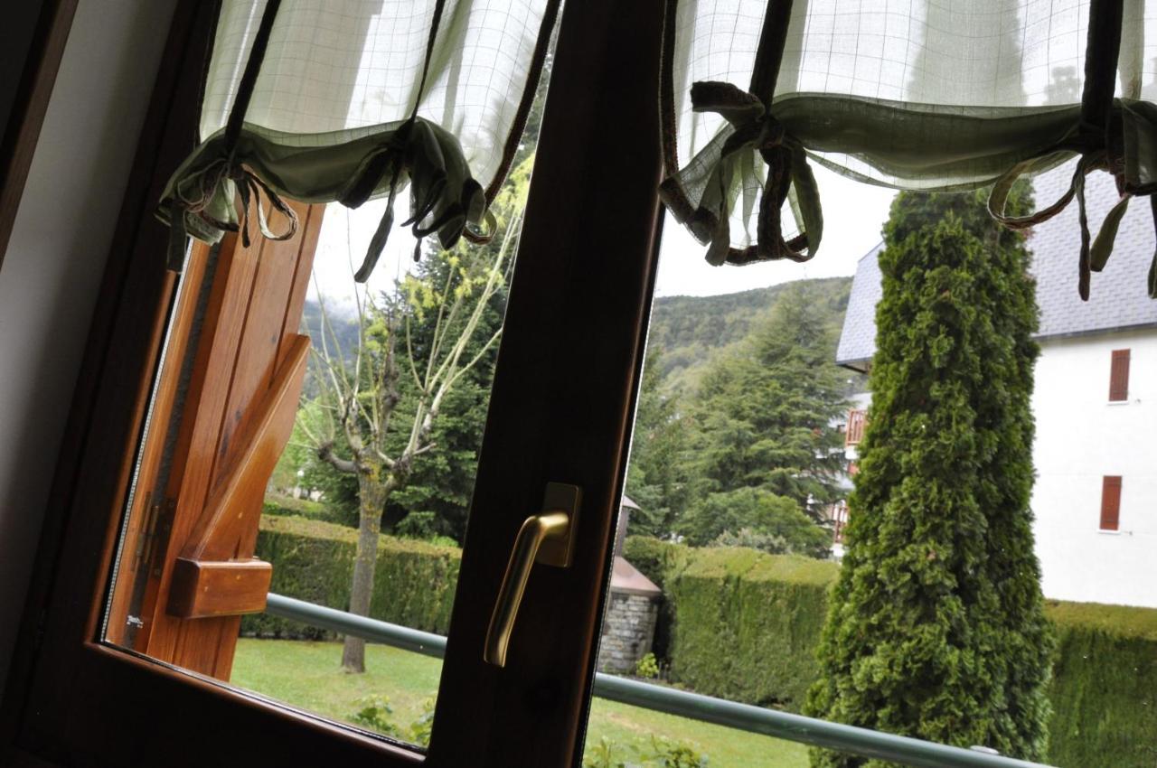 Apartamentos Los Pirineos - Atencion Personal Biescas  Extérieur photo