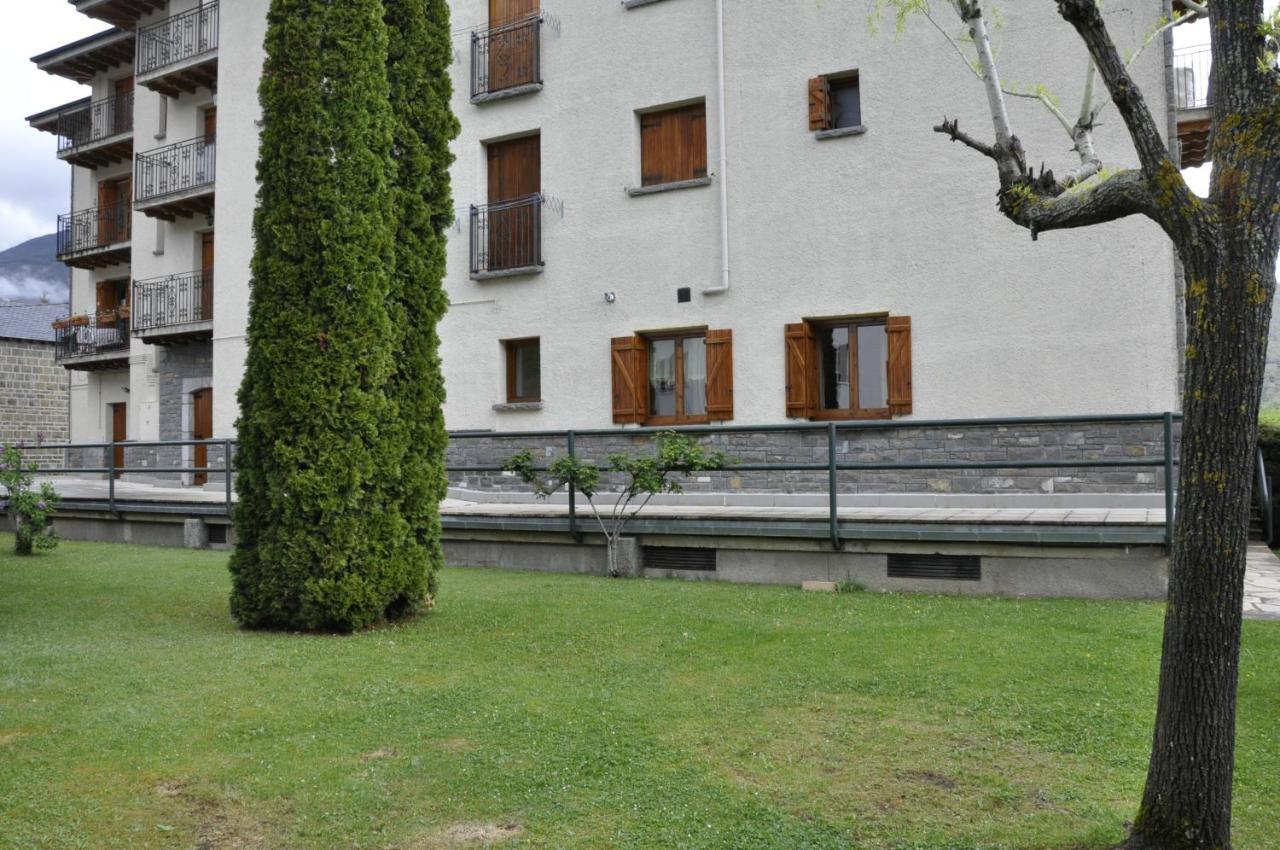 Apartamentos Los Pirineos - Atencion Personal Biescas  Extérieur photo
