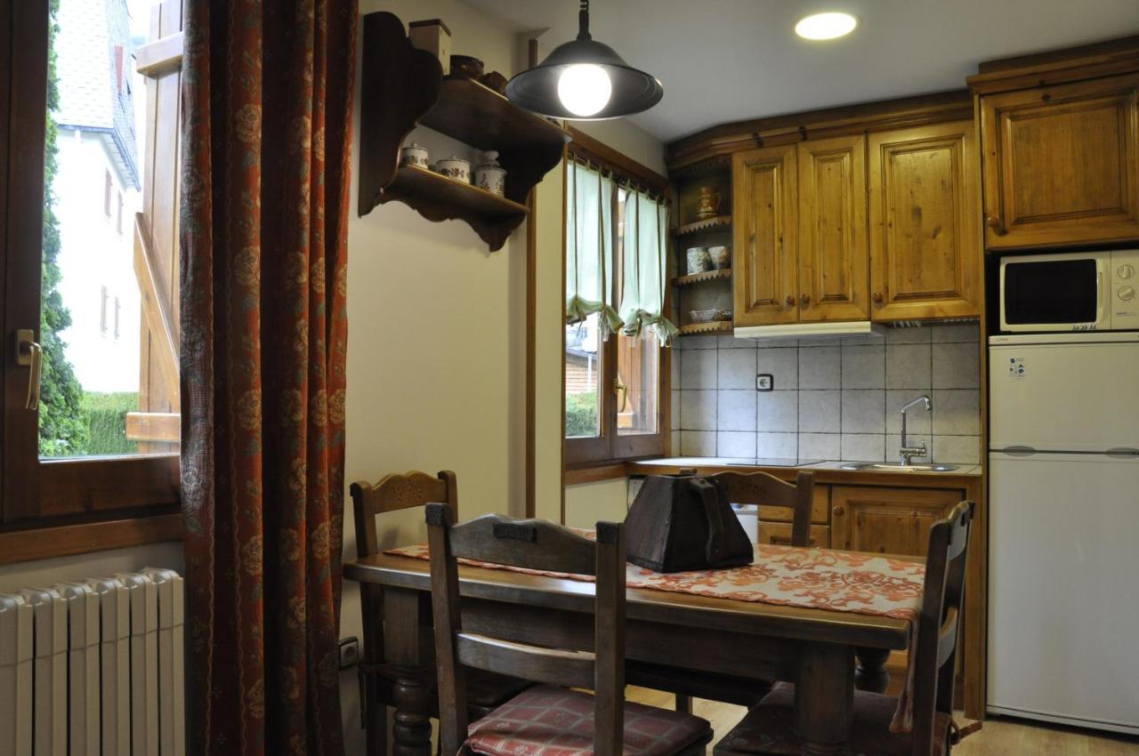 Apartamentos Los Pirineos - Atencion Personal Biescas  Extérieur photo